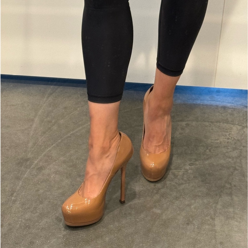 Saint Laurent nude patent platform pumps - Picture 9 of 10